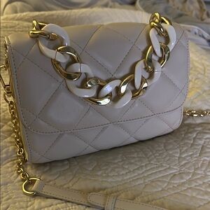 Elegant Cream Quilted Shoulder Bag